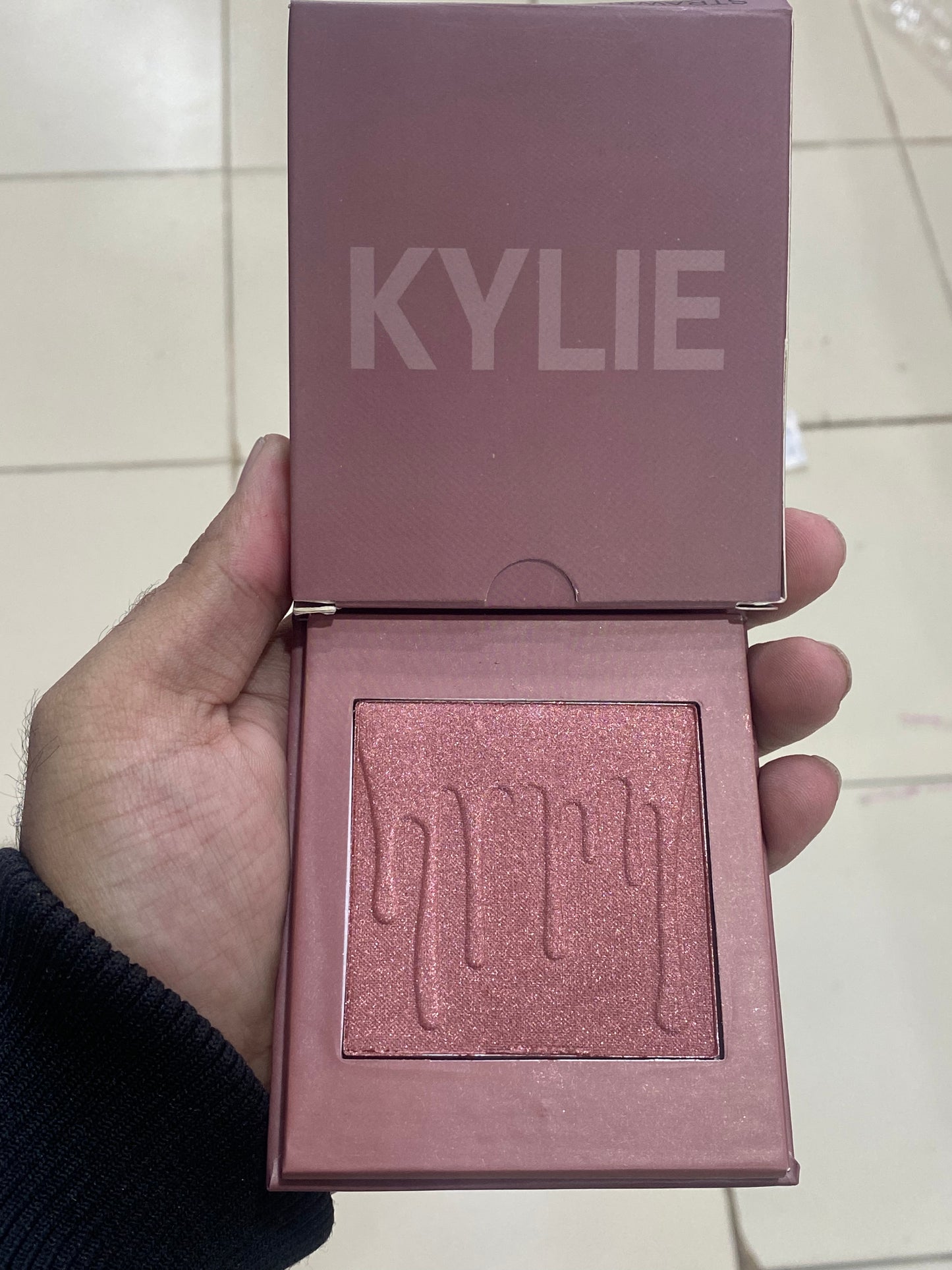 KYLIE JENNER HIGHLIGHTER